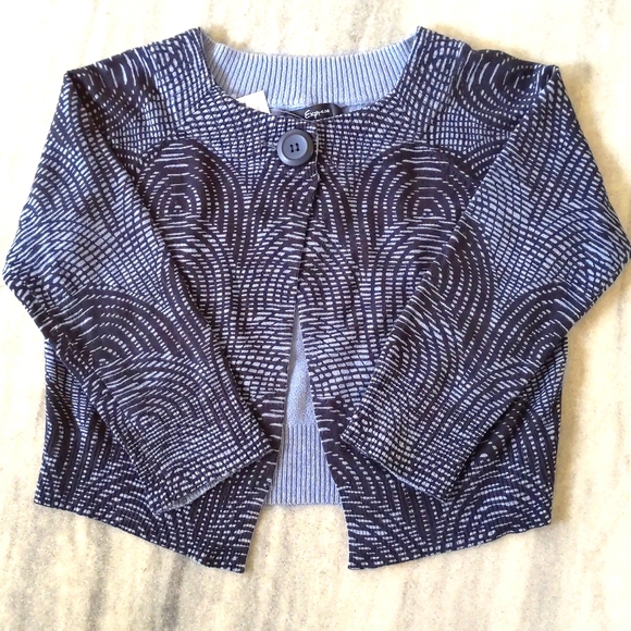 NWT. Express Woman's Rayon blended crop cardigan sweater w/multi color design. - Picture 3 of 4